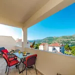 Meri & Karla - Two Bedroom With Balcony And Bridge View Lejlighed
