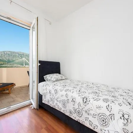 Apartment Meri & Karla - Two Bedroom With Balcony And Bridge View