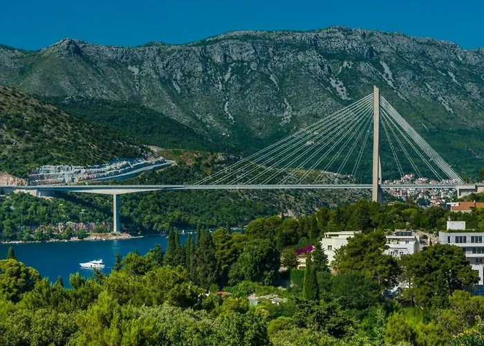 Meri & Karla - Two Bedroom With Balcony And Bridge View Dubrownik