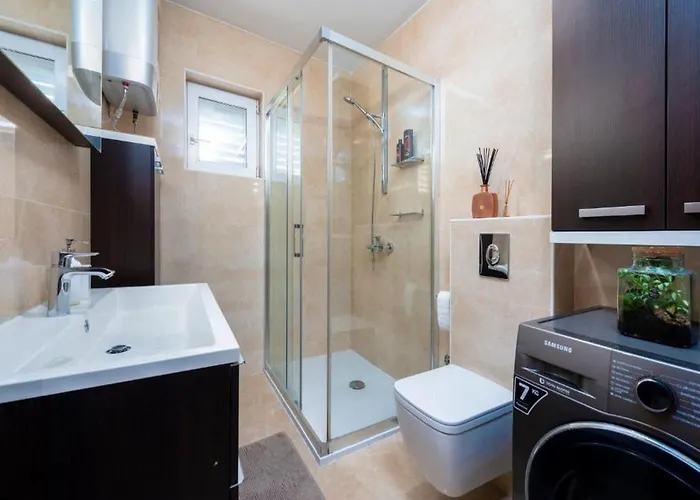 Meri & Karla - Two Bedroom With Balcony And Bridge View * Dubrownik