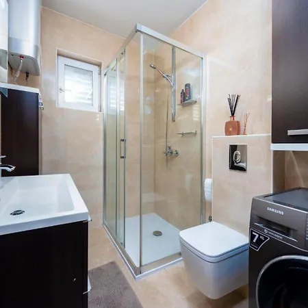 Meri & Karla - Two Bedroom With Balcony And Bridge View * Dubrownik
